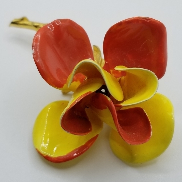 Vintage Enamel Flower Gold Tone Stem Brooch Pin Orange Yellow Large High Gloss - Picture 2 of 12